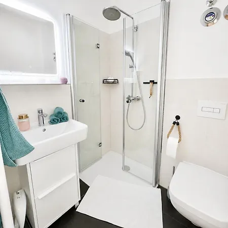 Apartament Trifft Moderne!